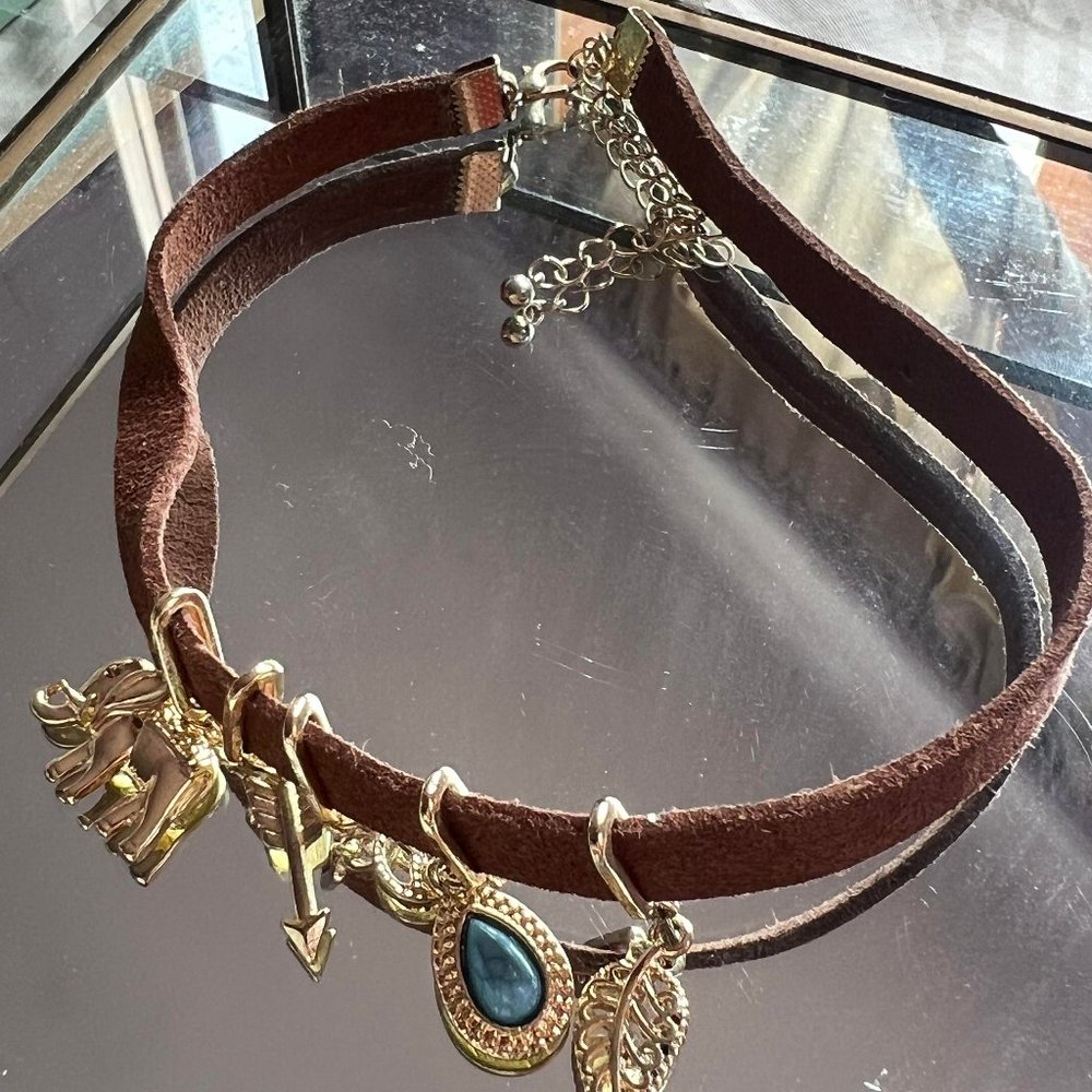 Leather choker with golden charms